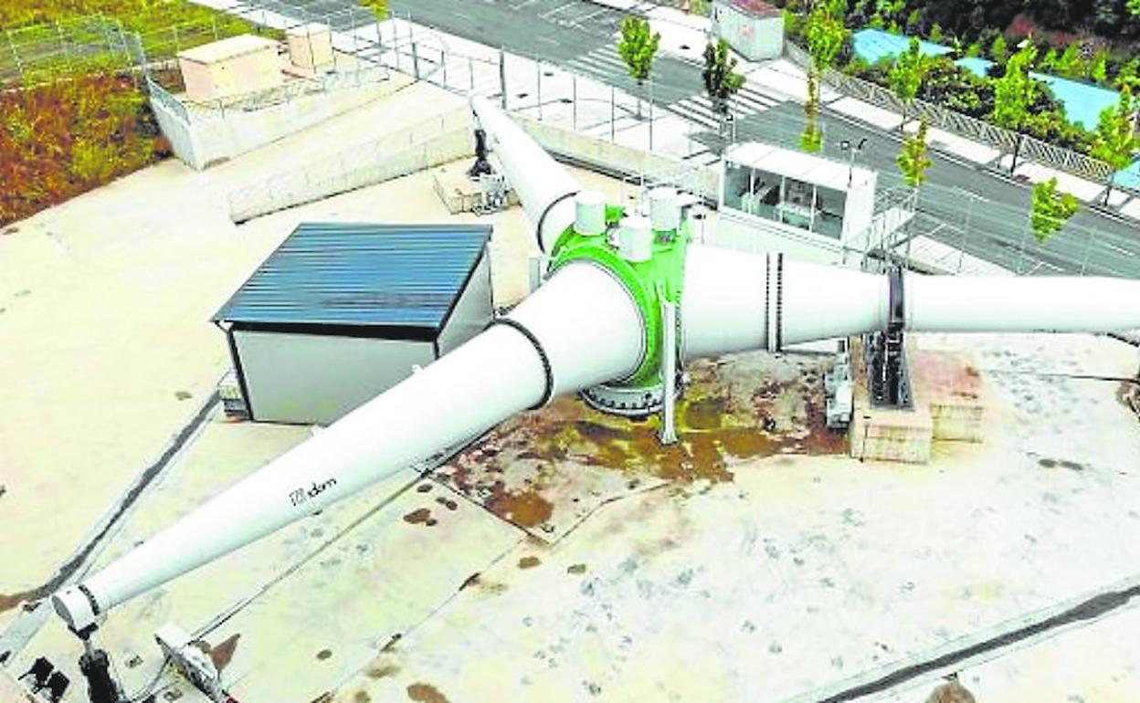 El banco de ensayos de palas eólicas, instalado junto al Centro Tecnológico Tekniker, no atrae a fabricantes de estos equipos a Erisono.