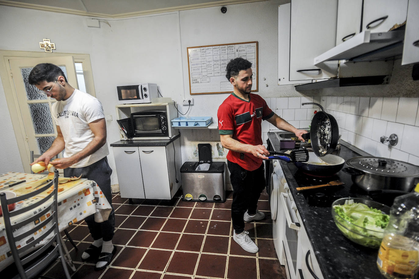 Fotos: Un piso de Vitoria da una segunda oportunidad a &#039;menas&#039; que han cumplido los 18