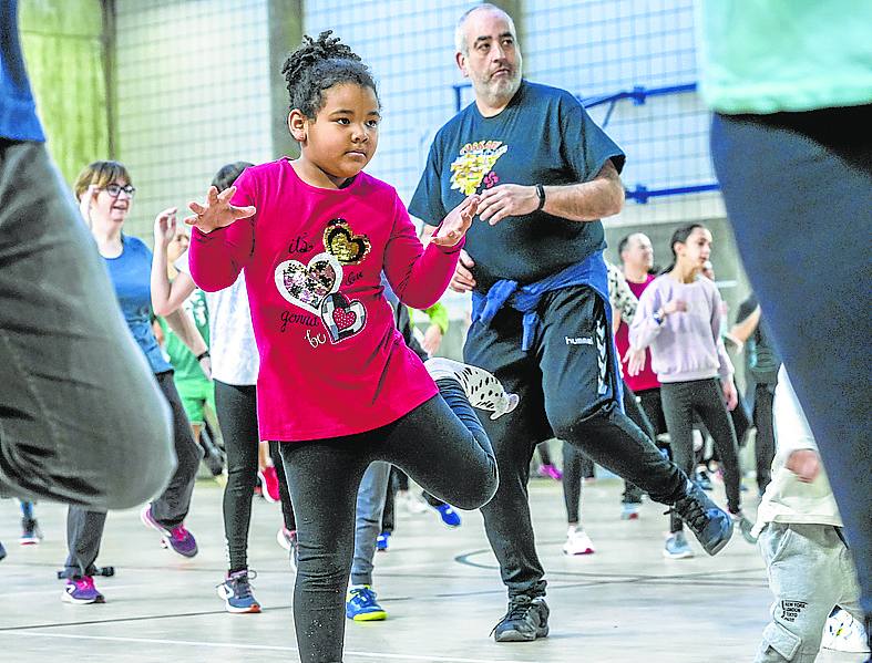 En el centro cívico Iparralde, Carpe Diem coordina sus movimientos.