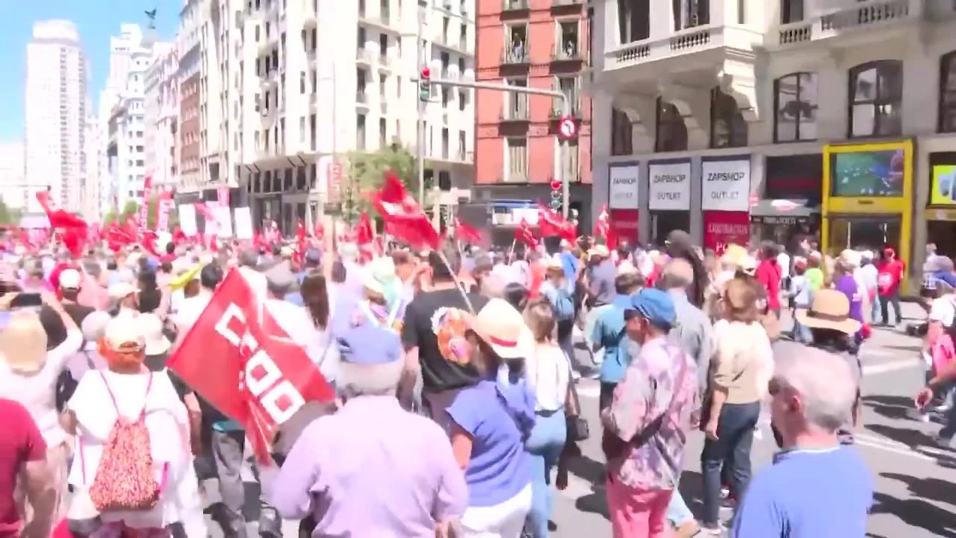 Miles De Personas Se Manifiestan En Madrid Este 1 De Mayo El Correo 7954