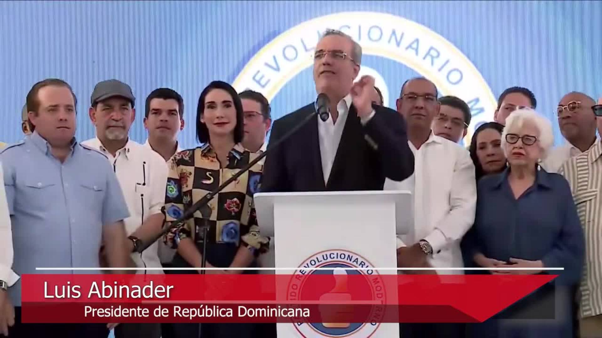 Presidente de República Dominicana gana primarias de su partido y busca