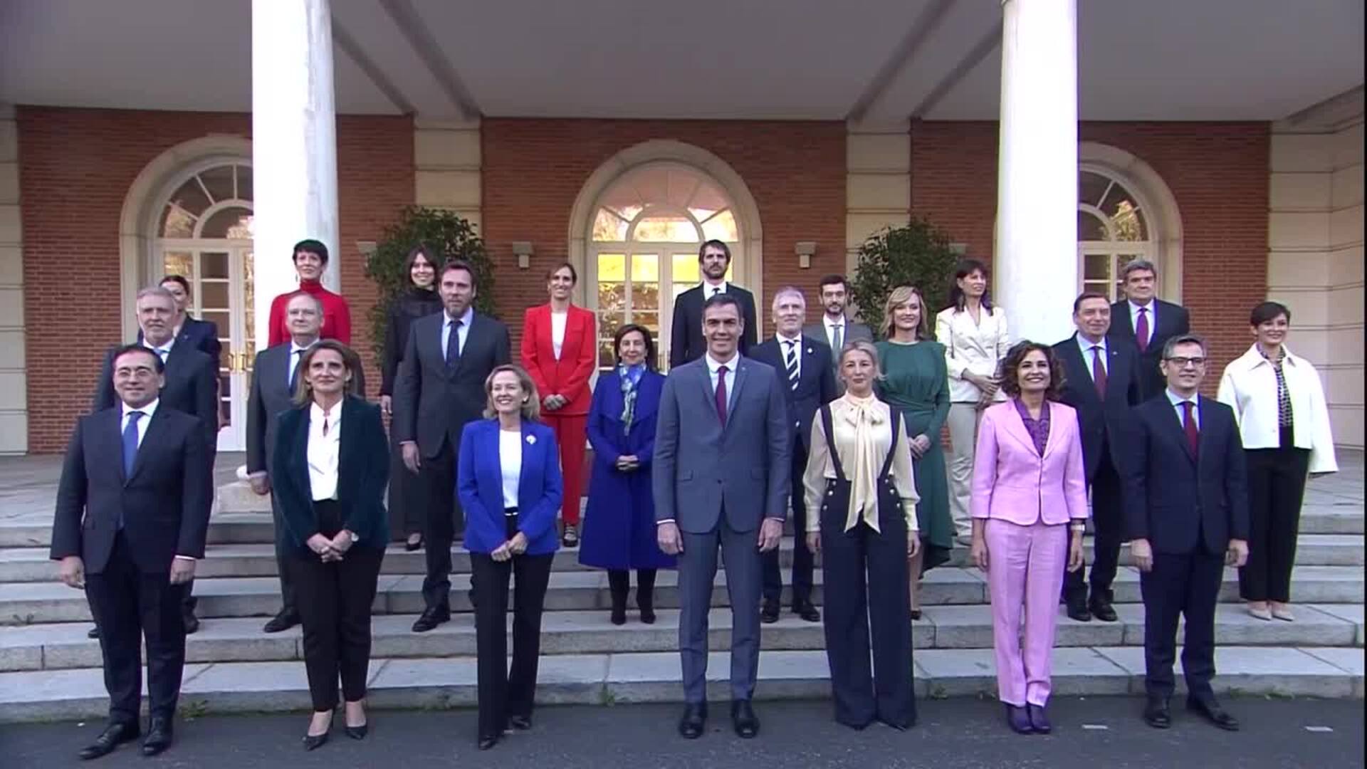 Foto de familia del nuevo Gobierno de Pedro Sánchez