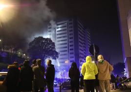 Pánico en una torre de viviendas en Rentería: «Casi nos quedamos sin casa por culpa de los cohetes»