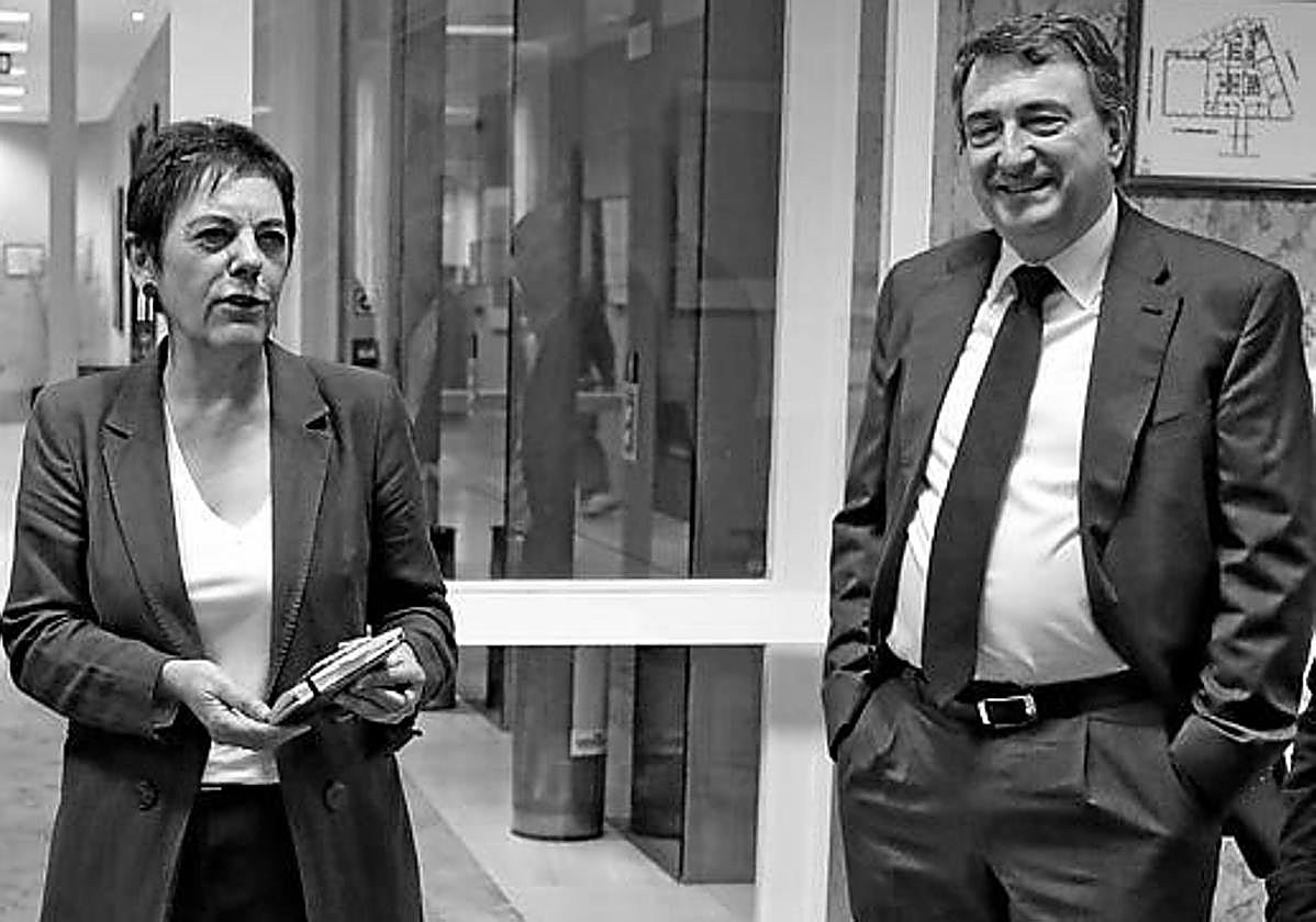 Mertxe Aizpurua y Aitor Esteban.