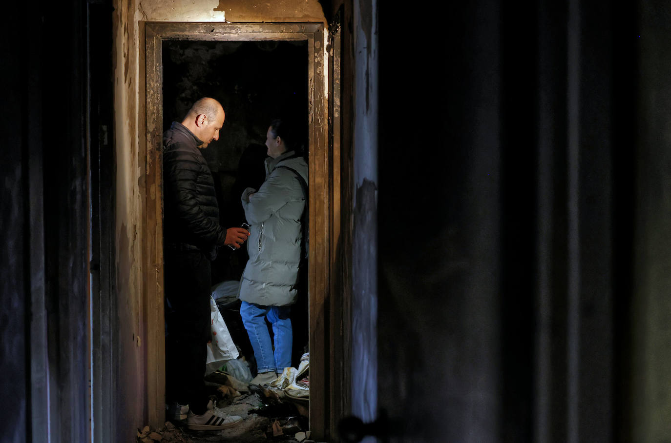 La vivienda calcinada en Rentería, desde dentro