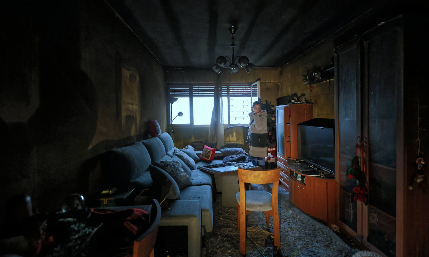 La vivienda calcinada en Rentería, desde dentro