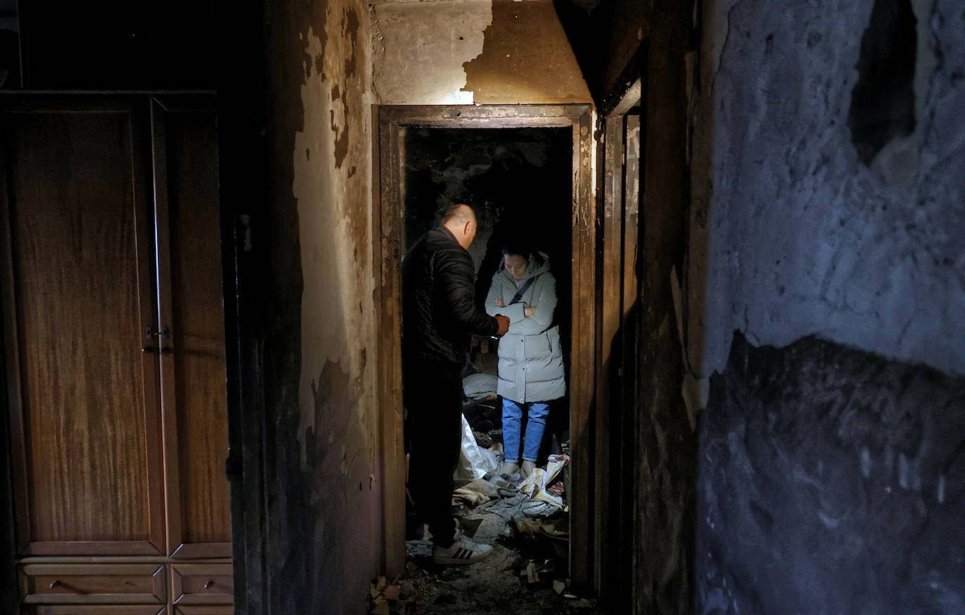 La vivienda calcinada en Rentería, desde dentro