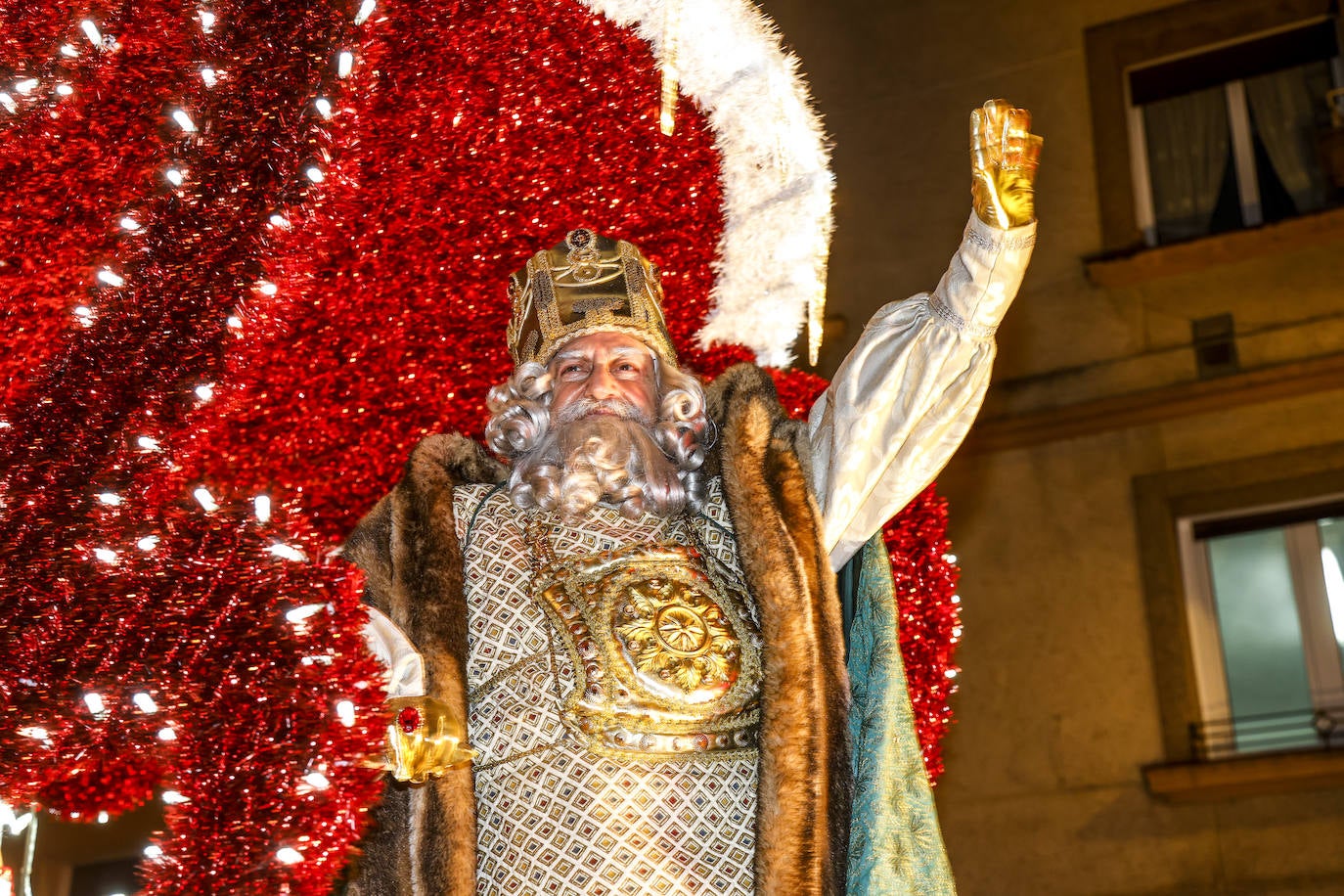 La Cabalgata de los Reyes Magos llena Vitoria de magia e ilusión