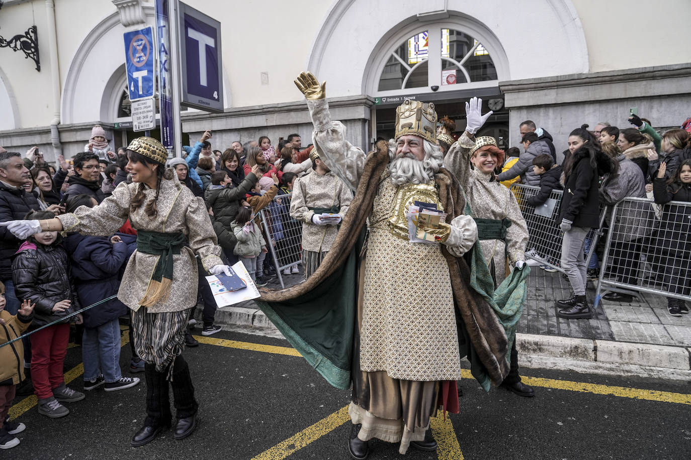 La llegada de los Reyes Magos a Vitoria, en imágenes