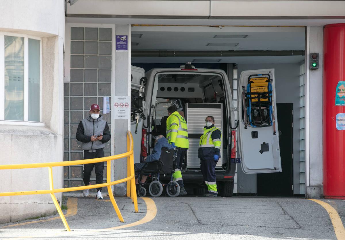 Entrada de Urgencias del Hospital Santiago de Vitoria.