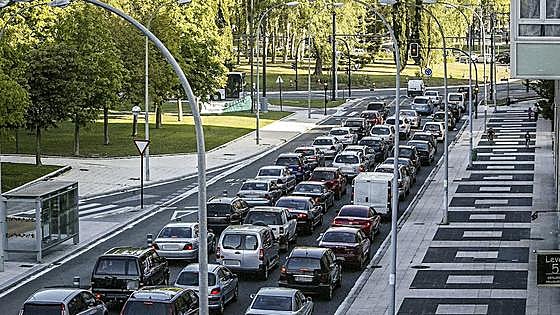 La entrada de coches en Vitoria crece un 4% pese a los descuentos en el transporte