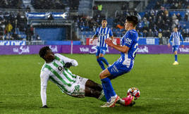 Mendy se excede ante Simeone en una acción que mereció penalti.