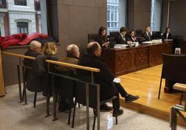 El fiscal retira su acusación por malversación pero pide 3 años por falsedad, prevaricación y fraude en el juicio de Alonsotegi