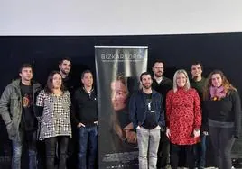 La película se podrá ver este viernes en siete ciudades vascas, incluyendo el cine Zugaza de Durango, escenario de la rueda de prensa de presentación de la película.