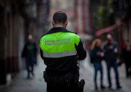Tratan de apuñalar a un policía de Bilbao mientras identificaba al autor de un robo