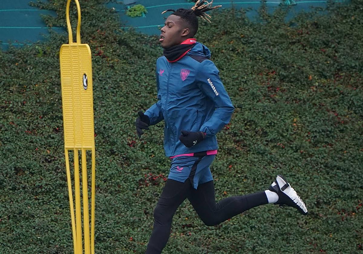 Nico entrenó ayer miércoles en solitario. Hoy jueves ya está con el grupo.