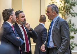 El diputado de Vox Javier Ortega Smith en el exterior del pleno del Congreso.