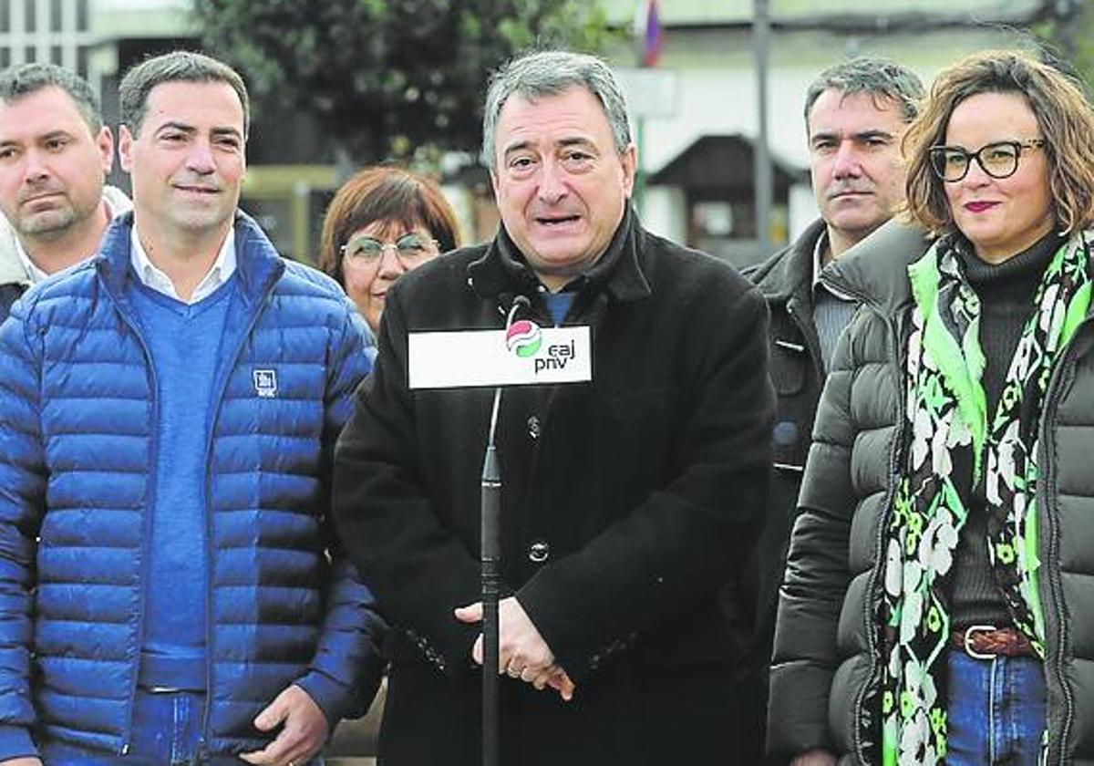 Atutxa, Pradales, Esteban y Etxanobe, ayer en Usansolo.