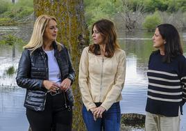 Ainhoa Domaica, junto a Maider Etxebarria y Beatriz Artolazabal.