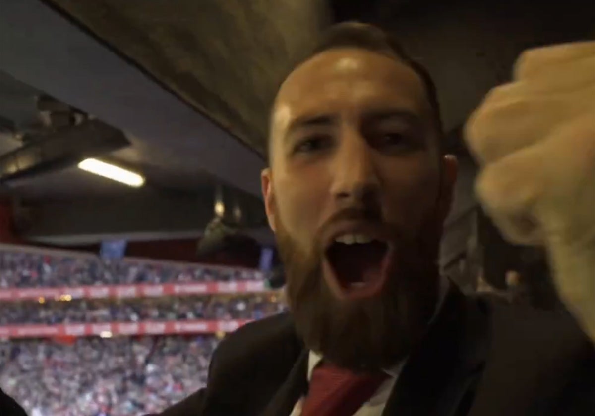 Sandor Martín celebra uno de los goles del Athletic contra la Real