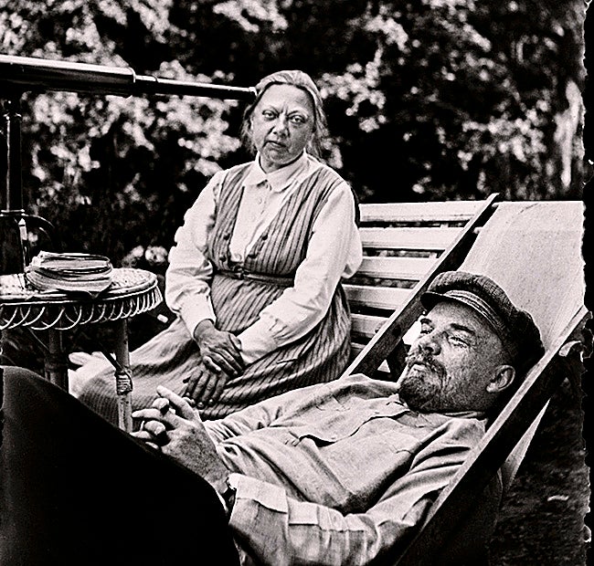 Con su esposa, Nadezhda Kupskaya.