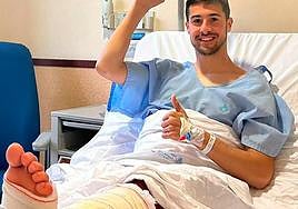Imagen de Javi Martón sonriente tras ser operado.