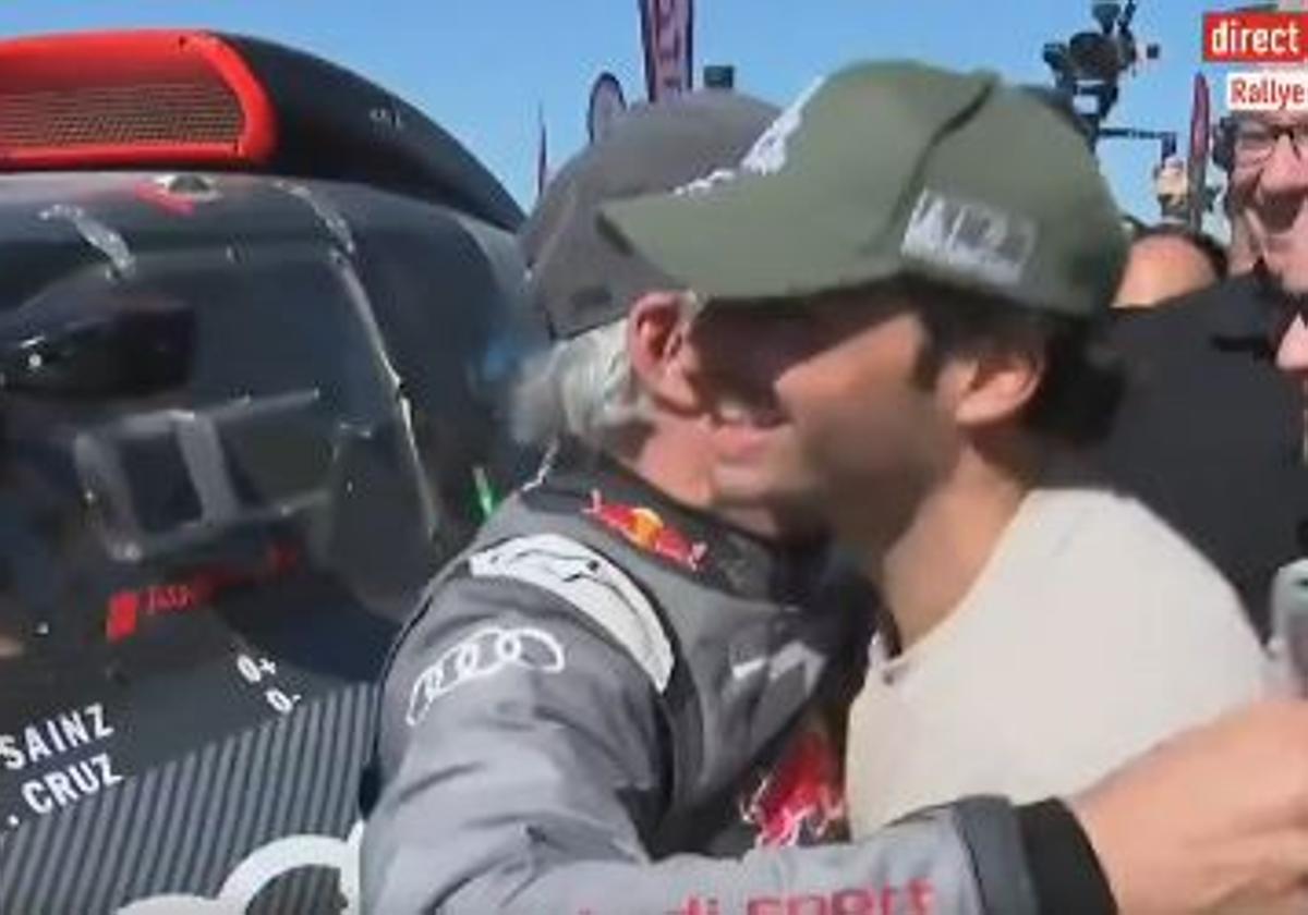 La emotiva celebración de Carlos Sainz con su familia tras ganar el Dakar