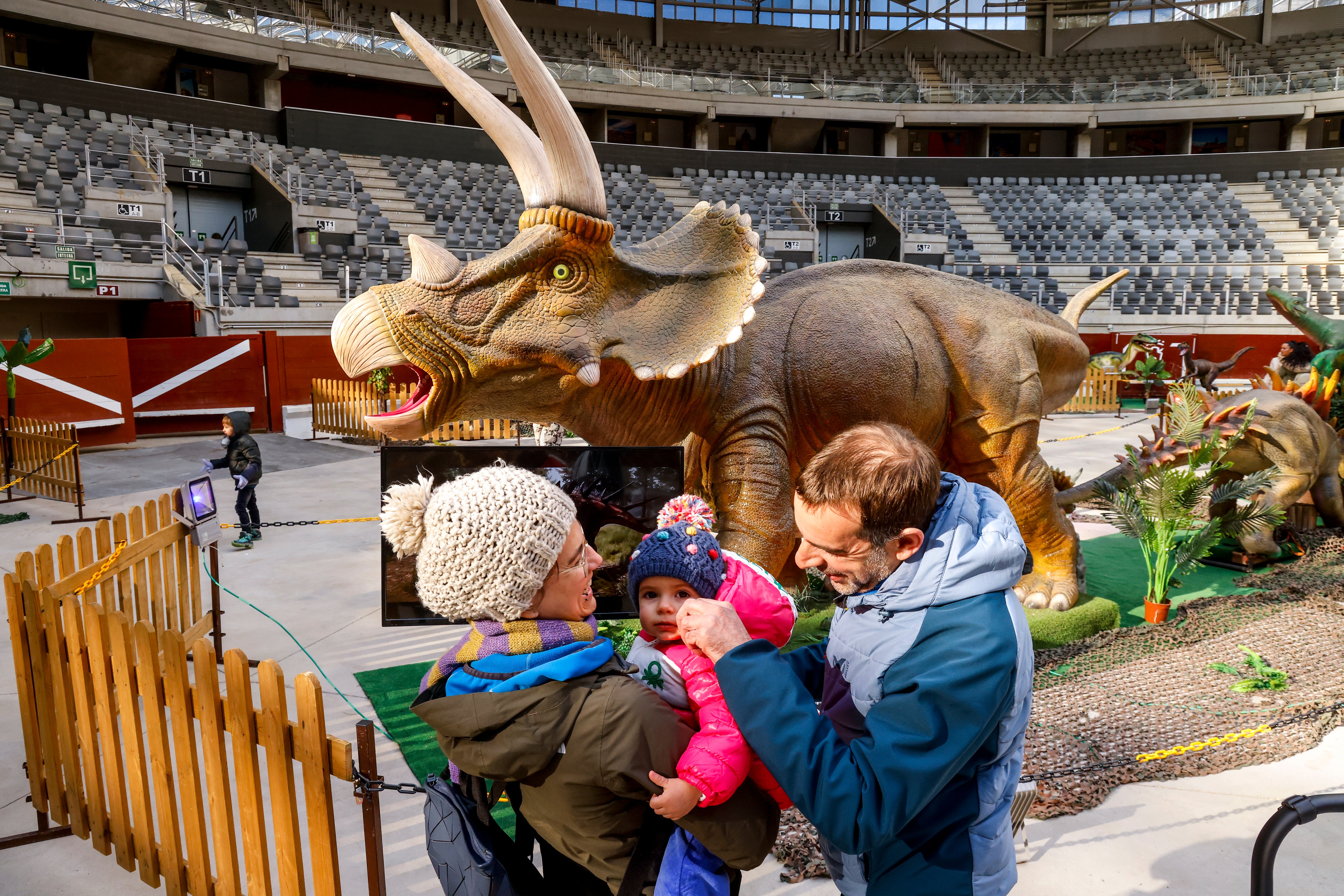 Los dinosaurios rugen en el Iradier Arena