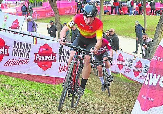 Muñoz salió atrás y tuvo que remontar varios puestos.