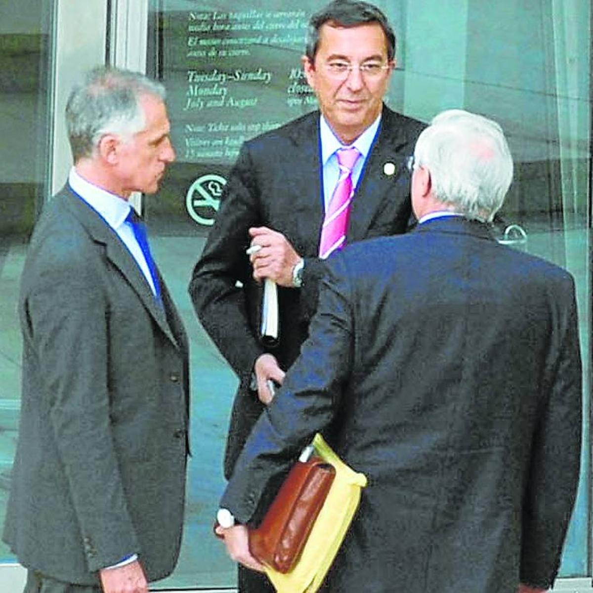 José Luis Bilbao, con el director del Guggenheim, Juan Ignacio Vidarte.