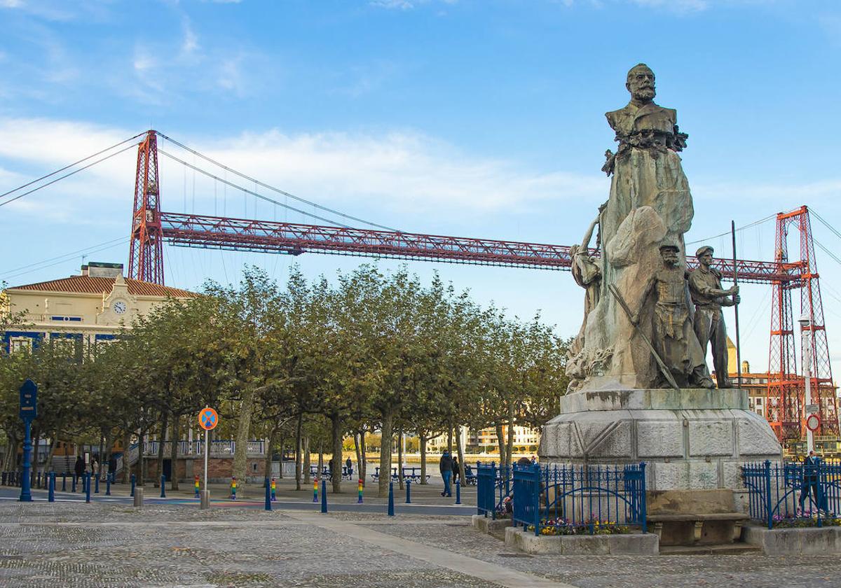 El Puente Colgante y el Camino de Santiago refuerzan el tirón turístico de la localidad.