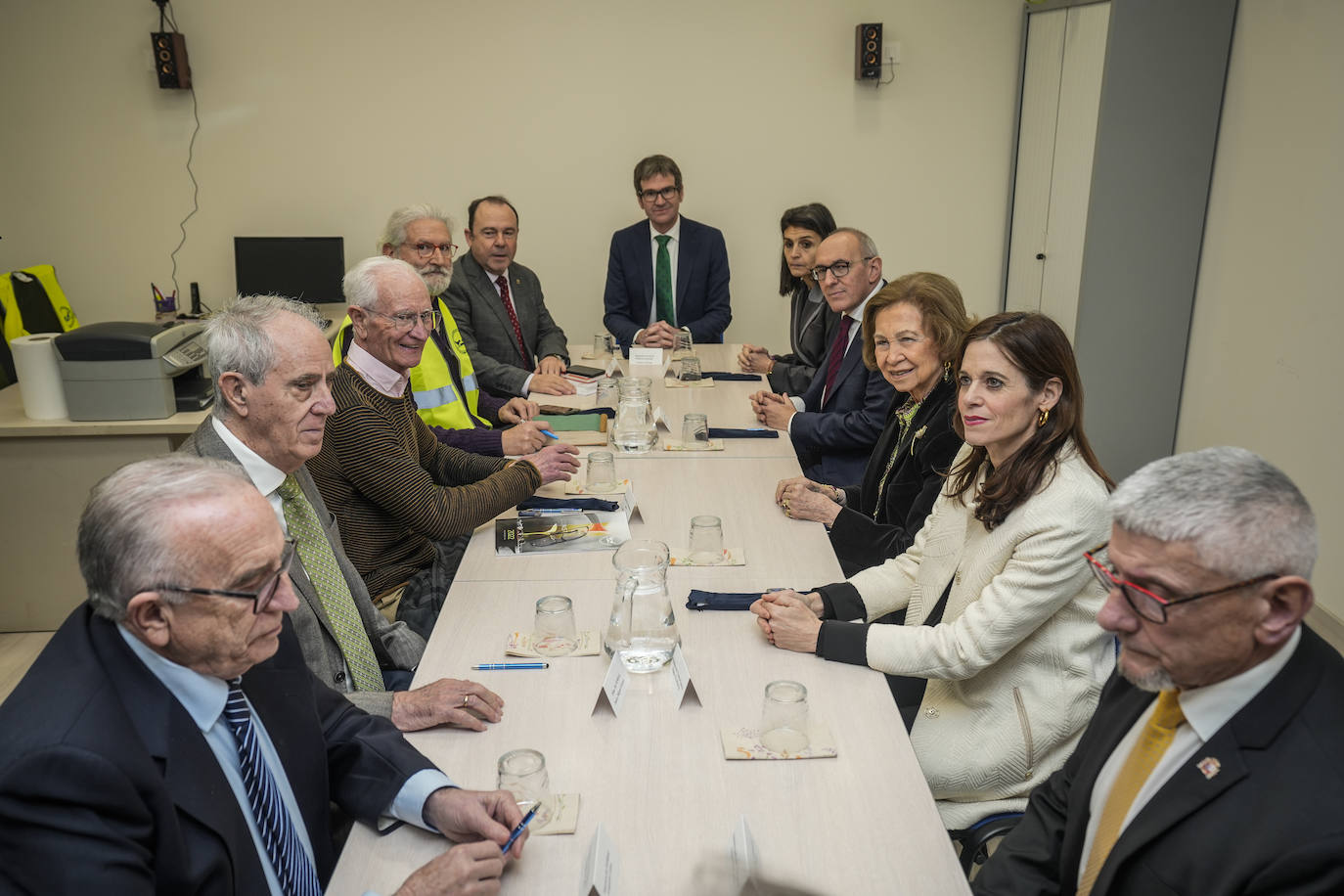 La emérita Sofía visita Vitoria para conocer de cerca la labor del Banco de Alimentos de Álava