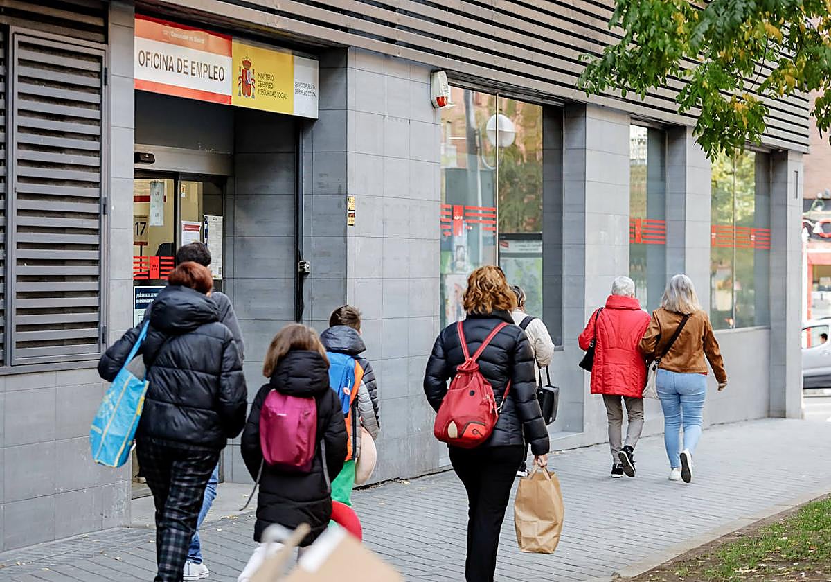 La ayuda del SEPE de 480 euros mensuales para desempleados sin derecho ...