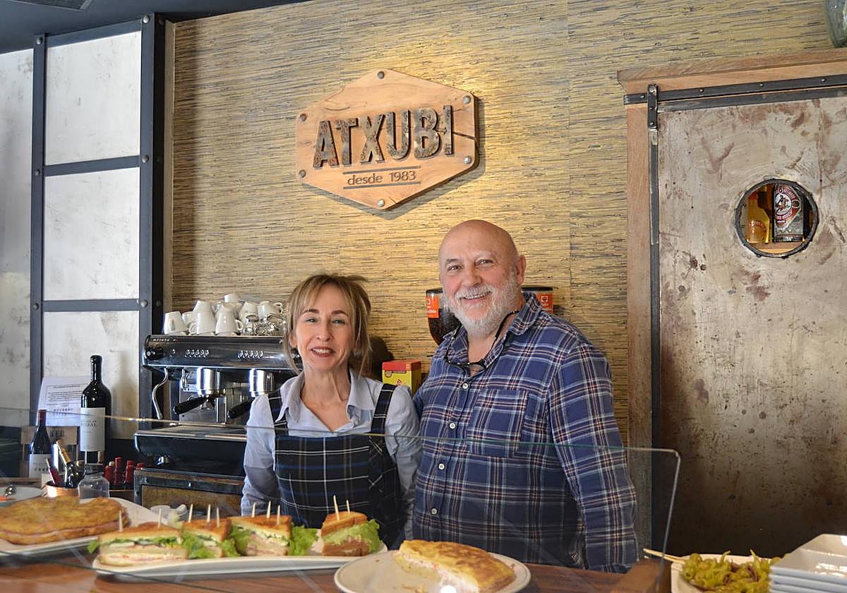 Ana y Vicente se retiran a un caserío en Lezama.