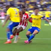 ¿Penalti a Nico Williams? La jugada en el descuento que indigna al Athletic