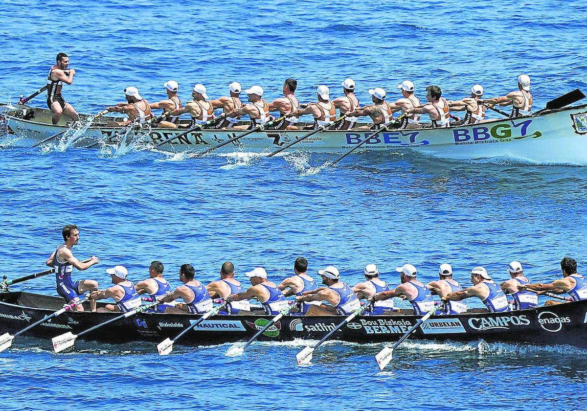 Urdaibai y Zierbena pugnan en el Campeonato de Bizkaia disputado la pasada campaña en Lekeitio.