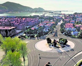 Recreación del acceso al futuro túnel subfluvial por el extremo de la rotonda de Artaza, en Getxo.