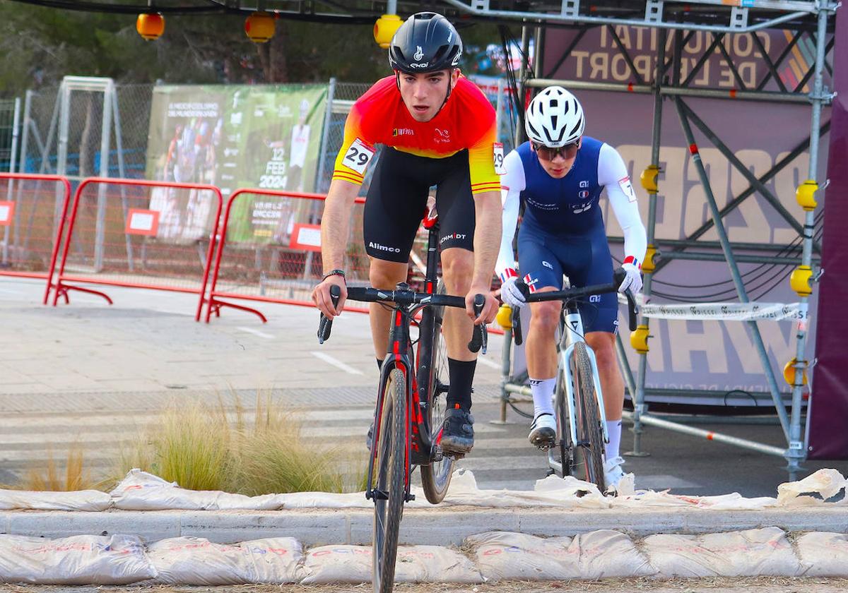 Hodei Muñoz, en una competición reciente de ciclocross.