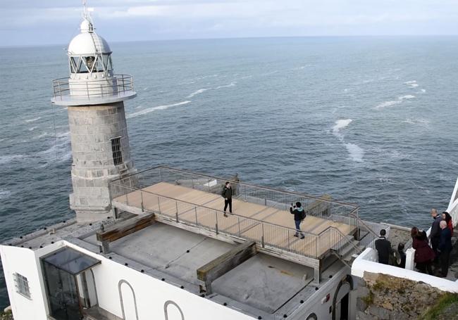 Vista del faro de Santa Catalina.