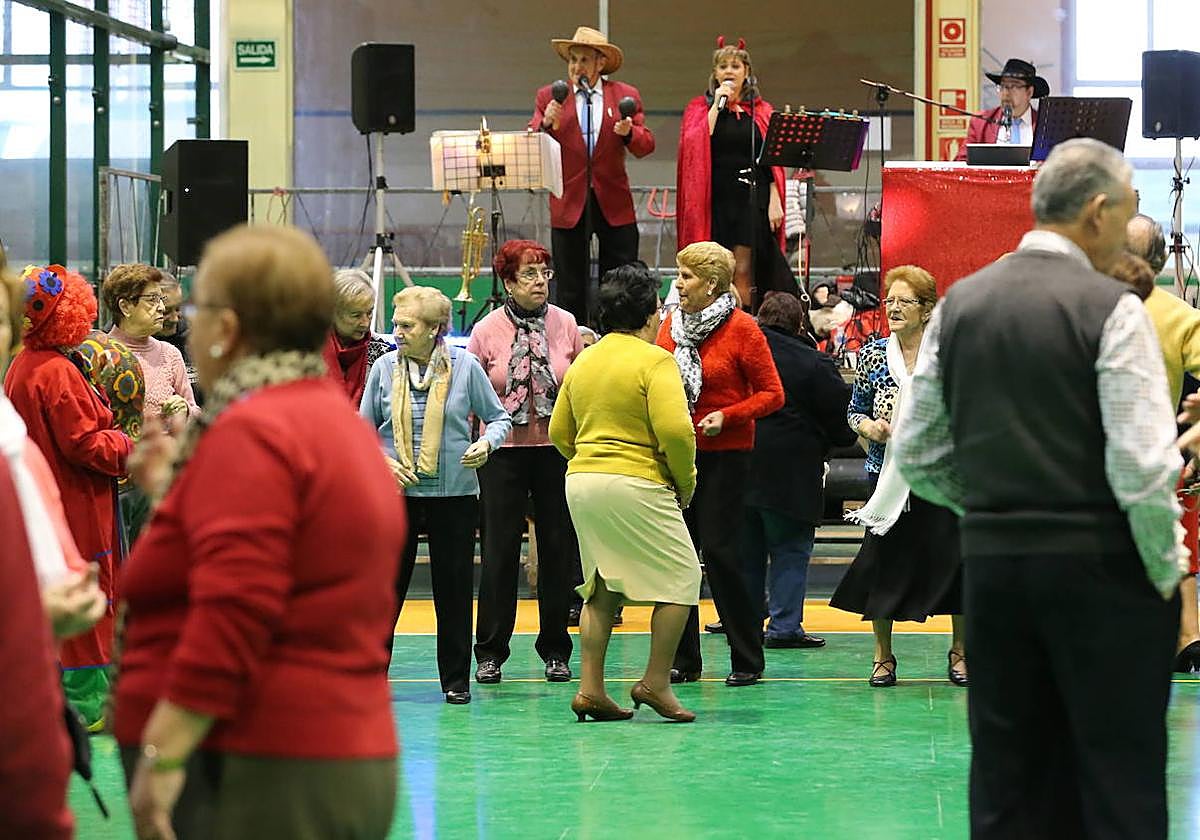 El 18 de febrero arranca el programa de bailables para los mayores en Zubi Alde.