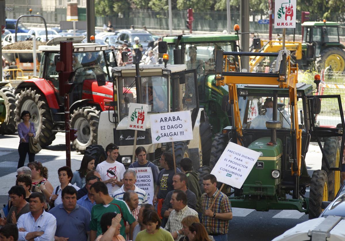 Tractorada en las calles de Vitoria, en una imagen de archivo