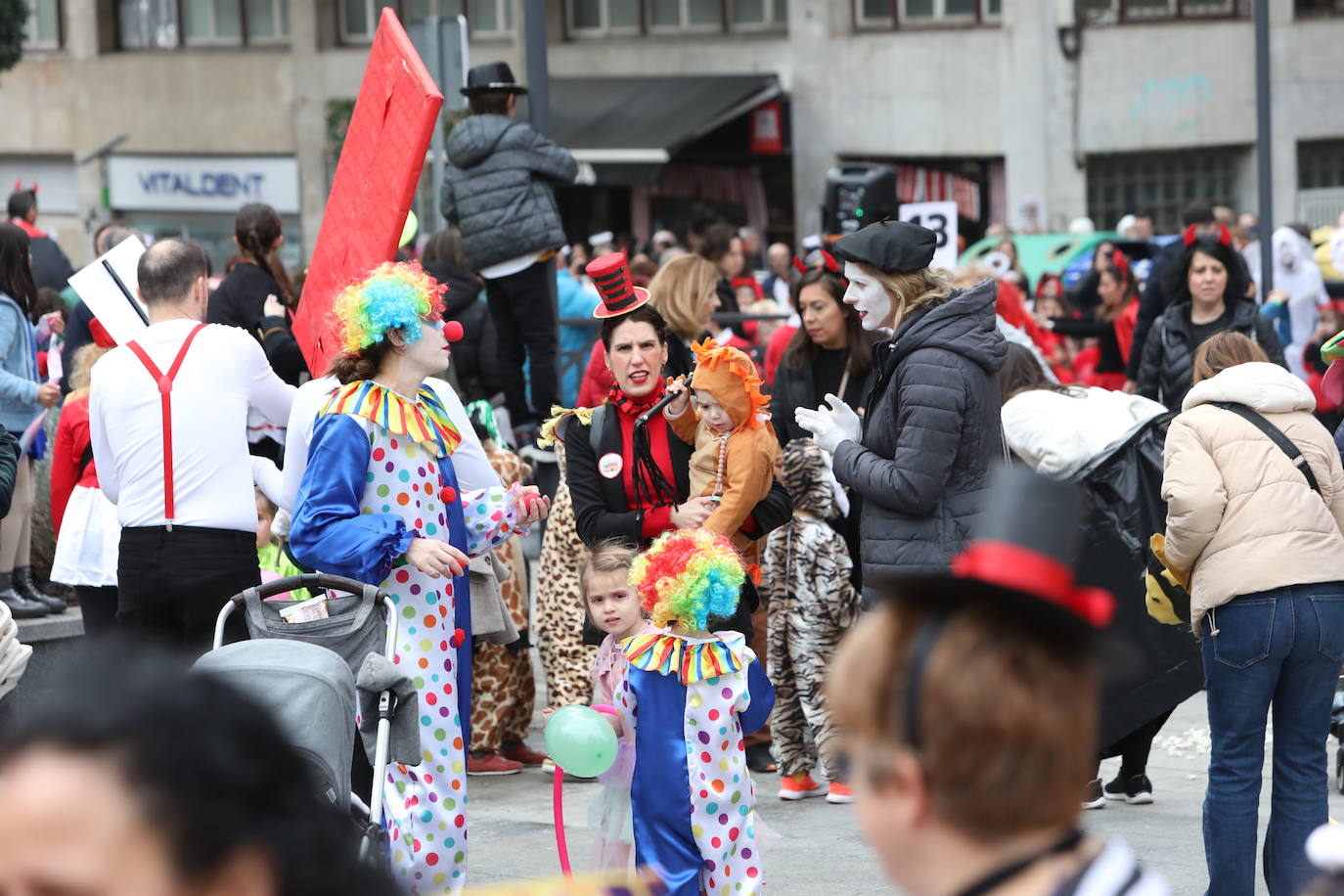 Desfile del Carnaval de Deusto, en imágenes