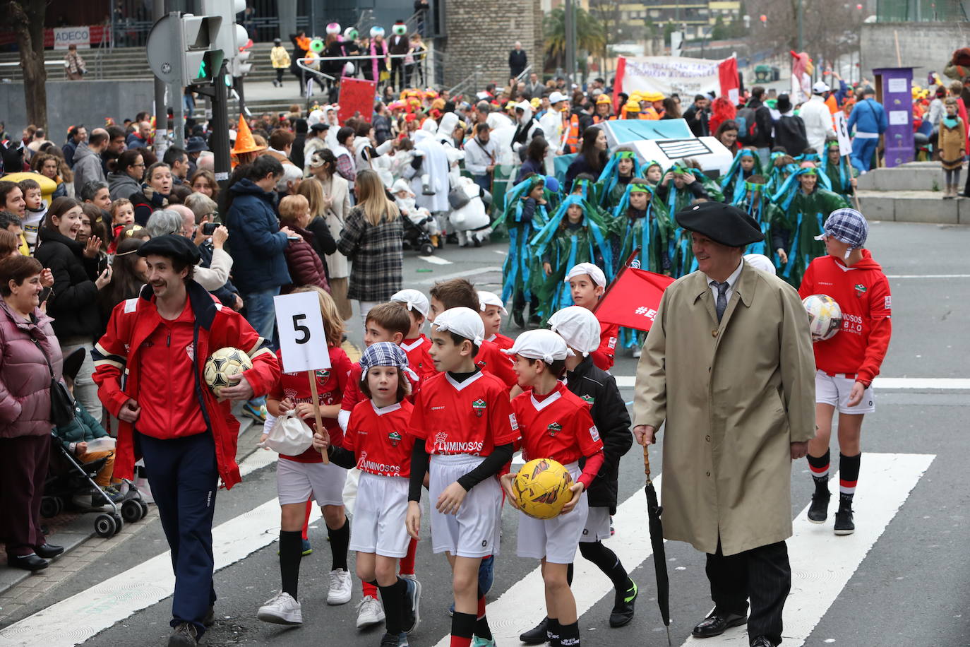 Desfile del Carnaval de Deusto, en imágenes