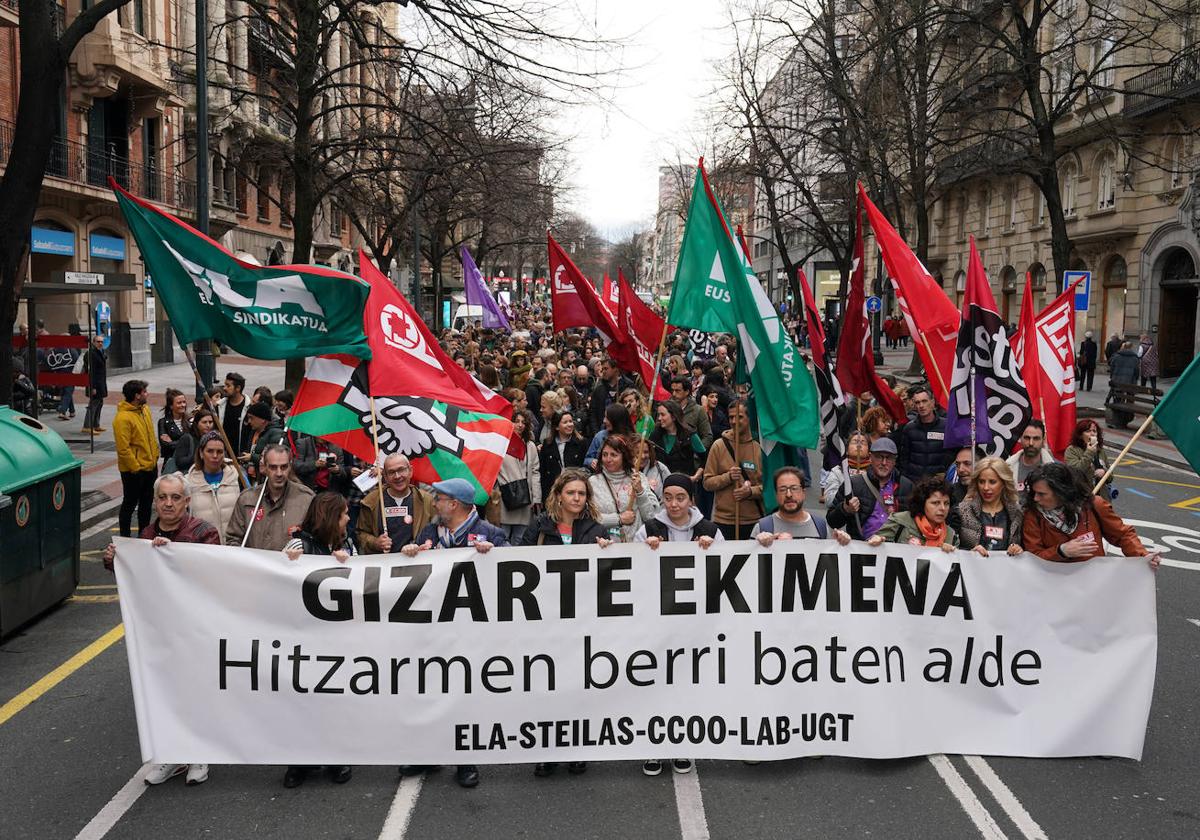 Manifestación de los trabajadores de los centros de iniciativa social en Bilbao.