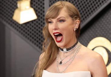 Taylor Swift se alza con el Álbum del año y hace historia en los Grammy