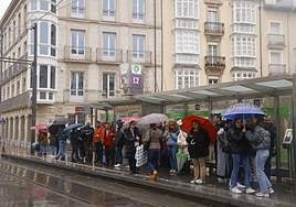 Usuarios del tranvía, en una jornada anterior.