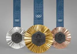 Las medallas de oro, plata y bronce que se entregarán en la capital francesa.