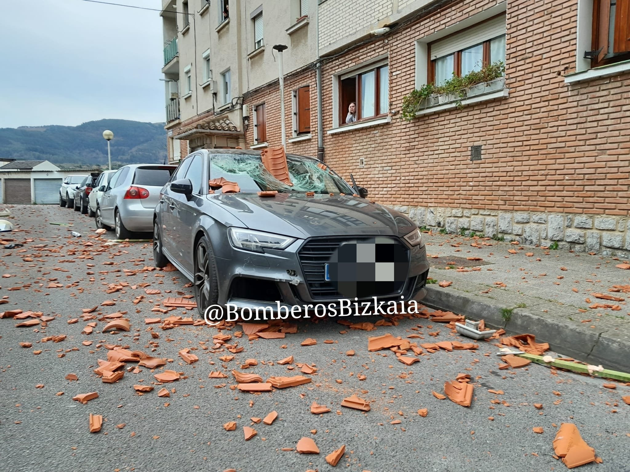 El fuerte viento provoca numerosas incidencias en Bizkaia