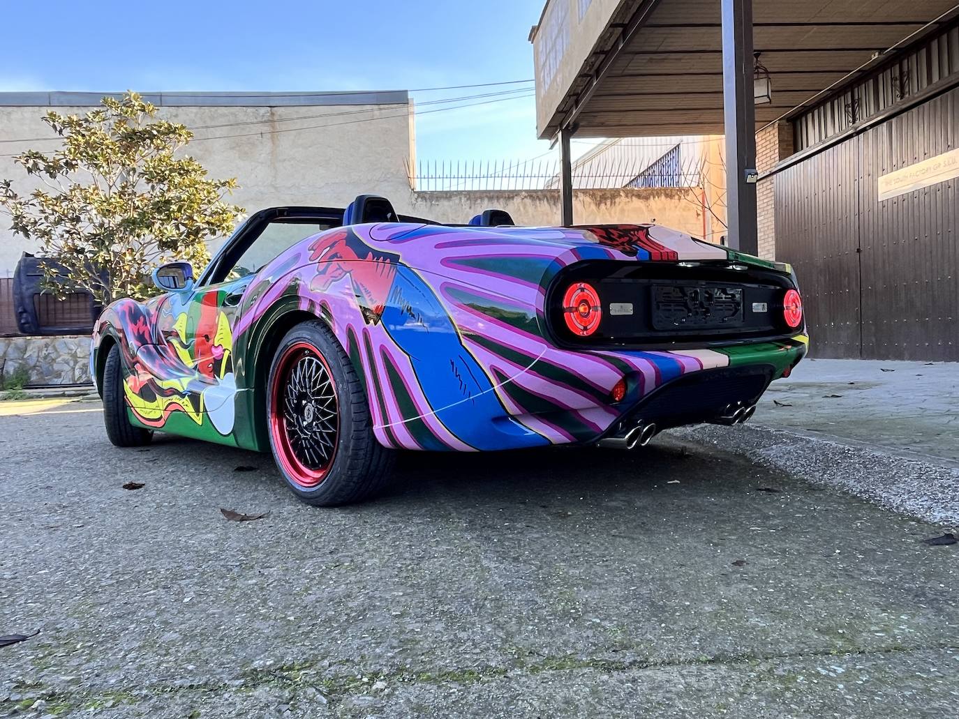 Un creador bilbaíno impulsa el primer &#039;coche-mural&#039; del mundo