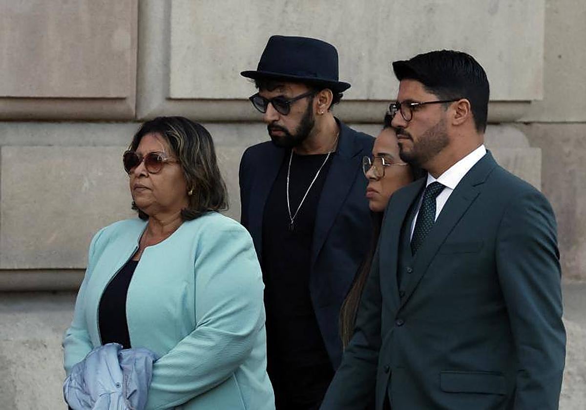 Dona Lucia, a su llegada a una de las sesiones del juicio de esta semana.